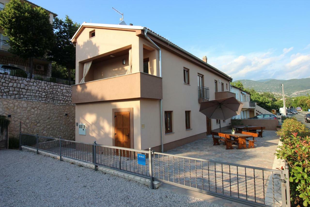 Apartmani Irena Novi Vinodolski Kültér fotó
