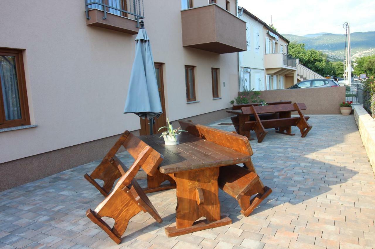 Apartmani Irena Novi Vinodolski Kültér fotó