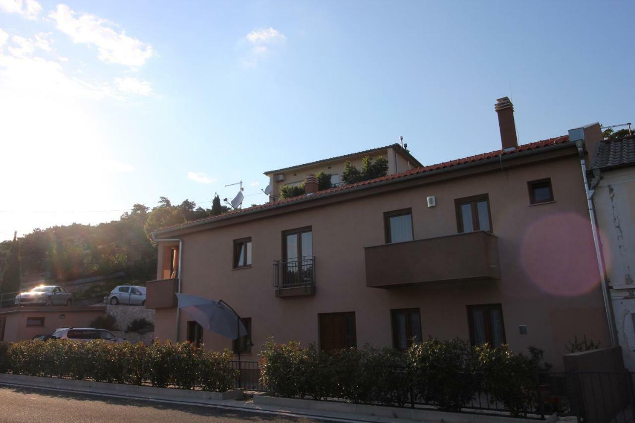 Apartmani Irena Novi Vinodolski Kültér fotó