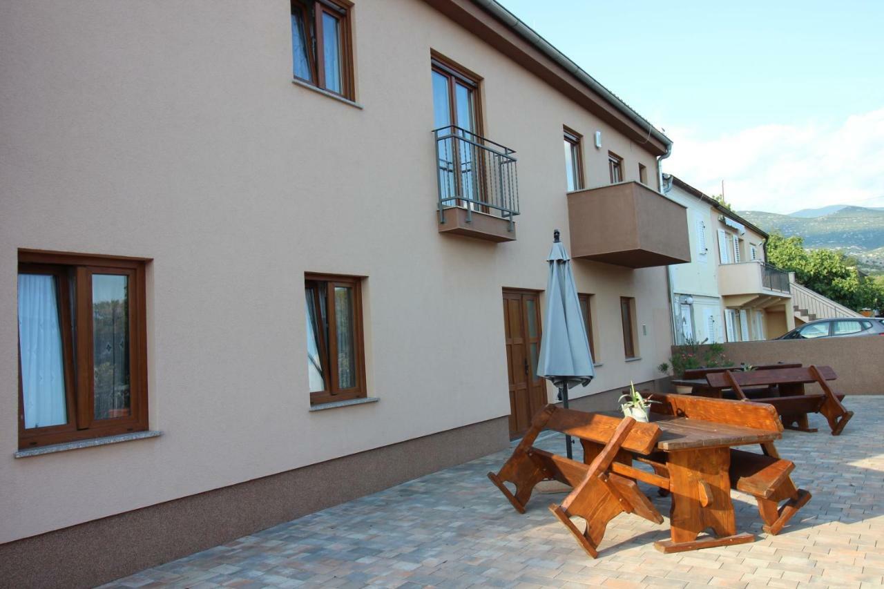 Apartmani Irena Novi Vinodolski Kültér fotó